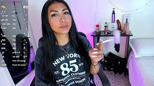 Tracy lambo online show from November 2025 08:32:01 PM