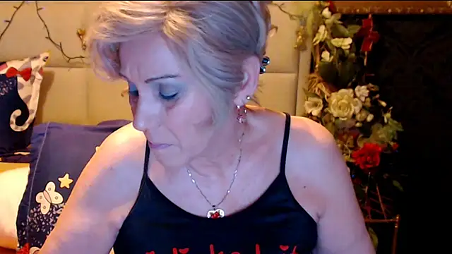 HappyWomanOn online show from February 2025 08:00:01 PM