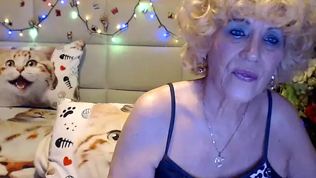 HappyWomanOn online show from March 2026 07:18:02 PM