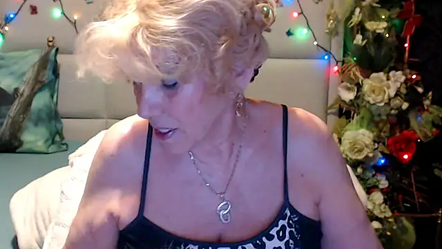 HappyWomanOn online show from June 2026 06:13:02 PM