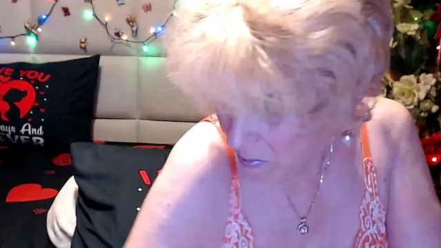 HappyWomanOn online show from June 2026 09:34:01 AM