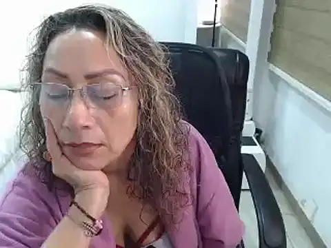 jesy hot online show from February 2025 11:04:02 PM