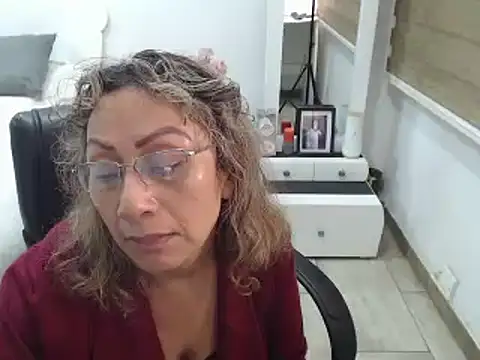 jesy hot online show from March 2025 01:45:02 AM