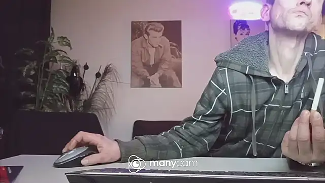 Snapshot of der_dino30 chatting on February 2025 12:52:02 AM der dino30 online show from February 2025 12:52:02 AM