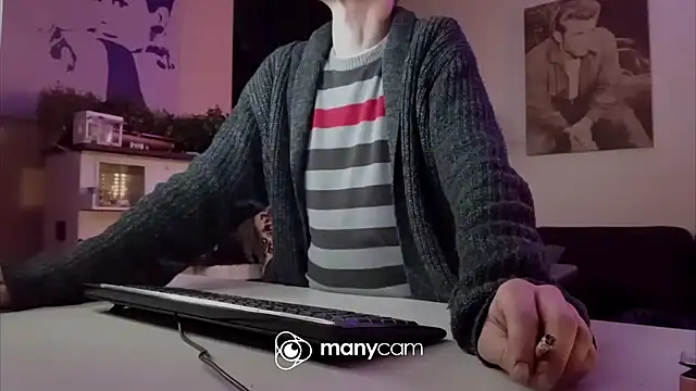 Snapshot of der_dino30 chatting on March 2025 02:40:02 AM der dino30 online show from March 2025 02:40:02 AM