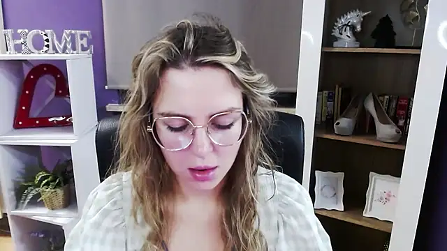 Zoey Erotic online show from December 2025 05:35:02 AM