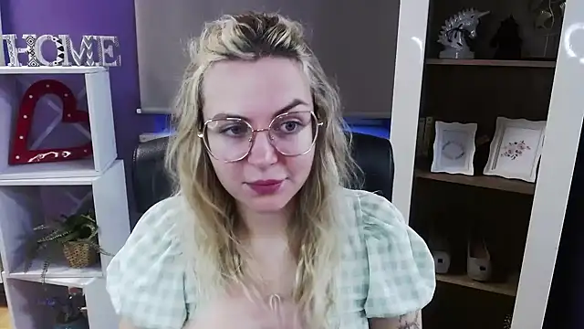 Zoey Erotic online show from March 2026 05:35:01 AM