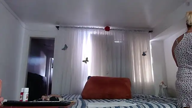 linapalacios online show from January 2026 05:38:01 PM