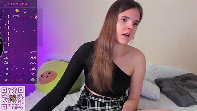 Snapshot of Ema_X_Love chatting on September 2025 07:52:01 PM Ema X Love online show from September 2025 07:52:01 PM