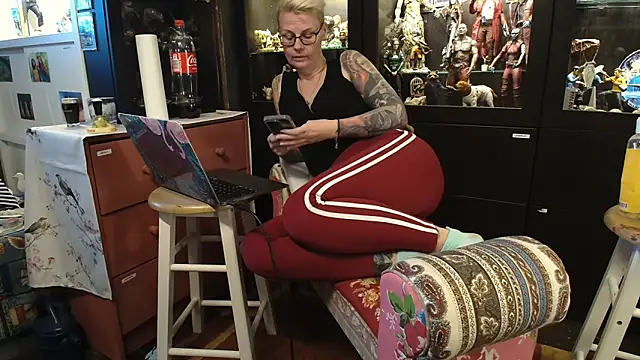 MaryG online show from January 2025 10:09:02 AM