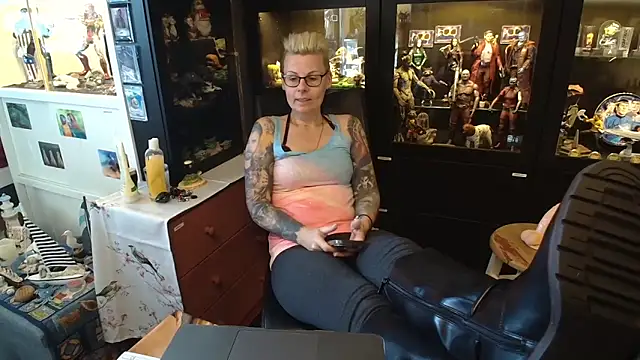 MaryG online show from January 2025 09:45:01 AM