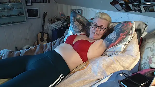 MaryG online show from February 2025 02:49:01 PM