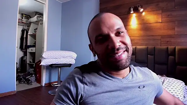 anthonylatynxd online show from February 2025 02:27:02 PM