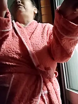 Zulfiya Bruce online show from December 2025 07:52:01 PM