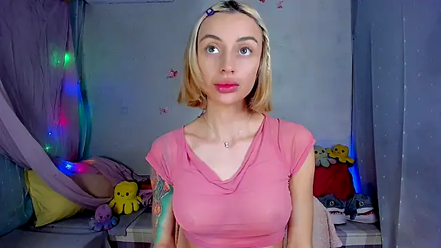 LickLizzy online show from November 2025 10:14:02 AM