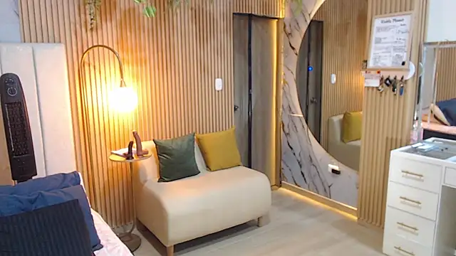 deepieredandwett online show from November 2025 07:52:01 AM