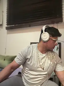 CleanGrey online show from February 2026 10:14:02 AM