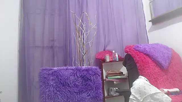 heyline milf online show from October 2025 04:19:02 PM