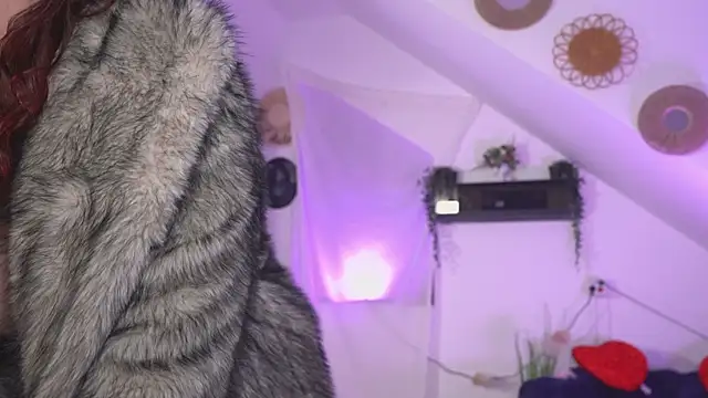 Amaliamour online show from October 2025 03:43:02 AM