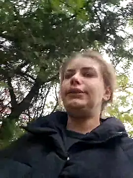 Keli Jessi online show from October 2025 01:29:01 PM