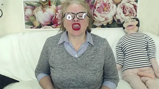 FlaviaSquirts online show from November 2025 05:06:01 AM