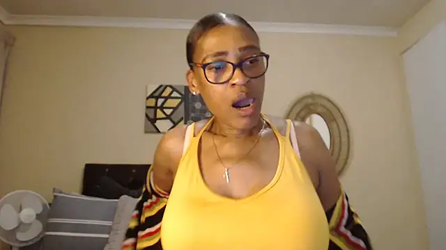 Creamyass22 online show from April 2026 04:55:01 PM