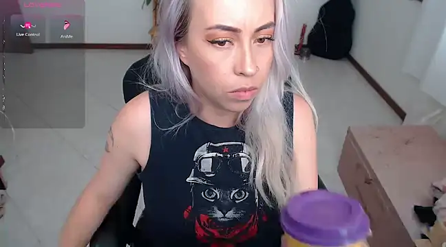 charlottezoe15 online show from December 2024 07:23:01 PM