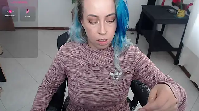 charlottezoe15 online show from February 2025 03:35:01 PM