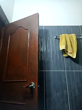 LunaZambrano online show from March 2026 01:18:01 PM