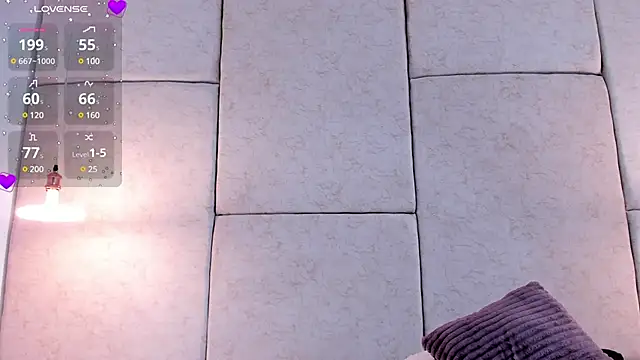 aisha vs online show from February 2025 12:08:01 PM