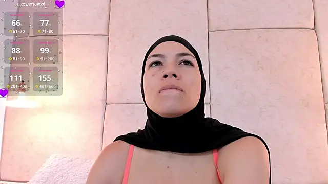 aisha vs online show from March 2025 12:43:02 PM