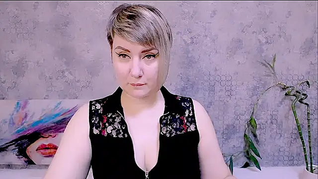 Djullia online show from November 2025 06:19:01 AM