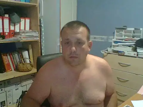 Snapshot of manubm03 chatting on June 2026 03:28:01 AM manubm03 online show from June 2026 03:28:01 AM