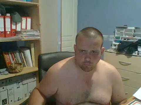 Snapshot of manubm03 chatting on July 2026 04:54:02 PM manubm03 online show from July 2026 04:54:02 PM