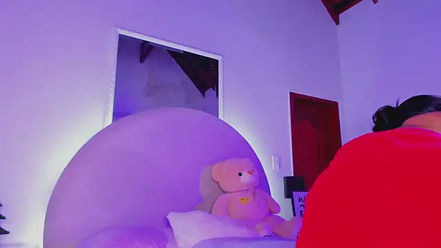 Snapshot of elsalondon chatting on December 2024 02:13:01 AM elsalondon online show from December 2024 02:13:01 AM