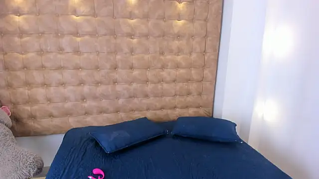 violet giraldo online show from July 2026 06:58:02 PM