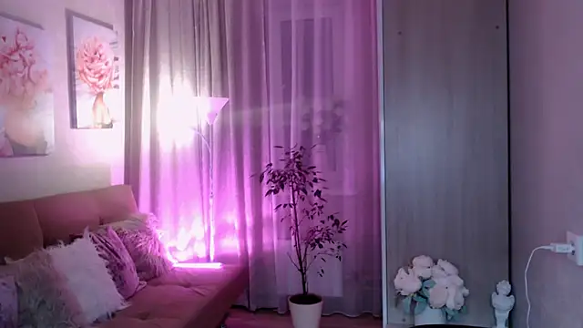 Snapshot of sensualEmilia chatting on January 2025 10:01:01 PM sensualEmilia online show from January 2025 10:01:01 PM