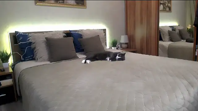 Snapshot of sensualEmilia chatting on March 2025 07:17:01 PM sensualEmilia online show from March 2025 07:17:01 PM