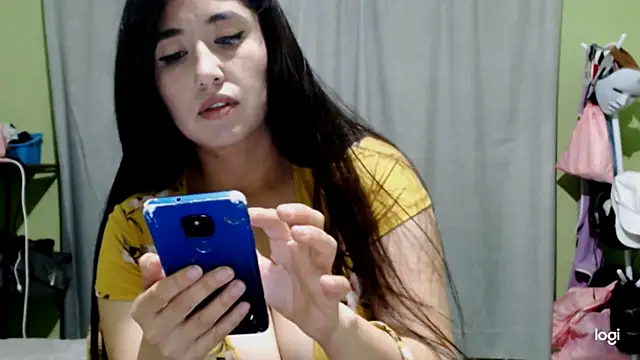 Snapshot of YummymeowW chatting on December 2024 03:36:01 AM YummymeowW online show from December 2024 03:36:01 AM