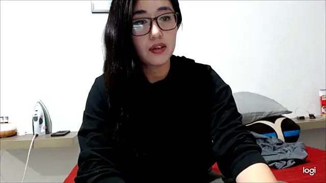 Snapshot of YummymeowW chatting on December 2024 04:48:02 AM YummymeowW online show from December 2024 04:48:02 AM