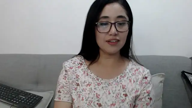 Snapshot of YummymeowW chatting on January 2025 09:15:02 PM YummymeowW online show from January 2025 09:15:02 PM