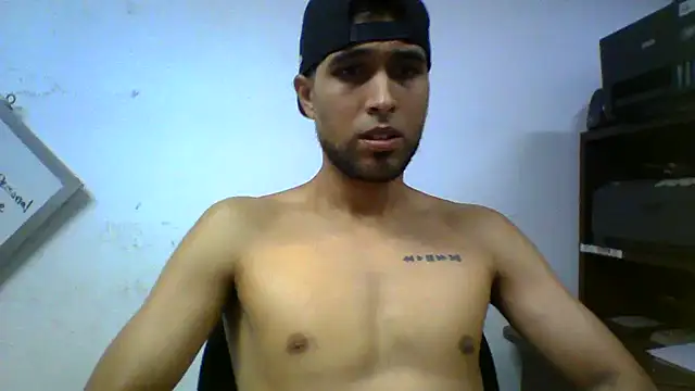 Snapshot of robinson183 chatting on May 2026 09:42:01 PM robinson183 online show from May 2026 09:42:01 PM