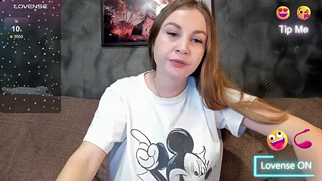 CassieMils online show from September 2025 07:35:01 PM