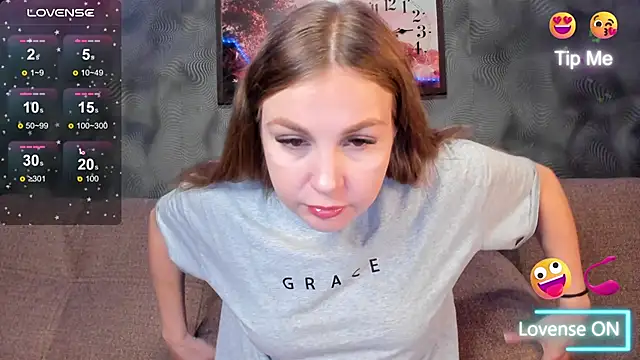 CassieMils online show from November 2025 10:47:01 AM