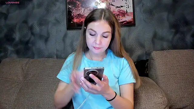 CassieMils online show from November 2025 04:18:02 PM