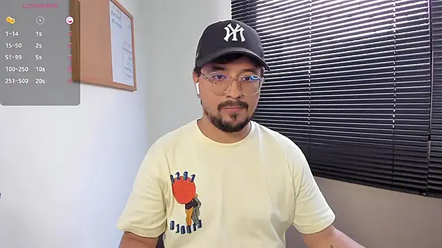 DaviidEvans  online show from December 2024 05:33:02 PM