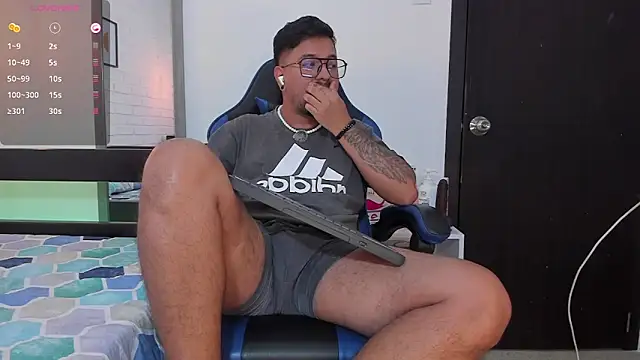 DaviidEvans  online show from October 2025 10:04:01 AM