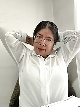 Snapshot of __valentina18 chatting on January 2026 01:15:01 PM valentina18 online show from January 2026 01:15:01 PM