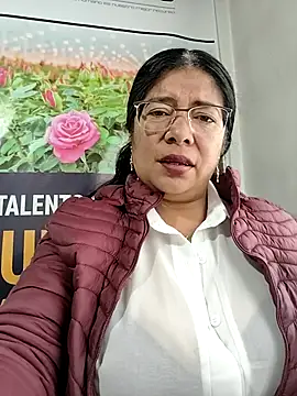 Snapshot of __valentina18 chatting on February 2026 01:15:01 PM valentina18 online show from February 2026 01:15:01 PM