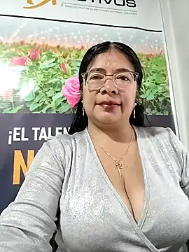 Snapshot of __valentina18 chatting on February 2026 12:57:02 PM valentina18 online show from February 2026 12:57:02 PM